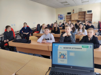 В школах Курганской области прошли «Уроки цифры» на тему: «Анализ данных: как алгоритмы помогают находить нужное каждому»